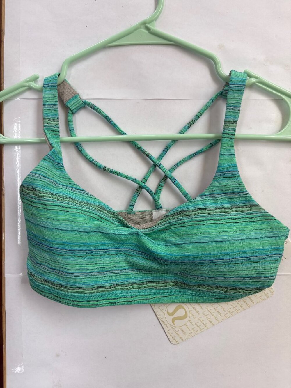 Lululemon Free To Be Bra - Size 4 - NEW